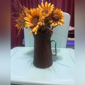 Metal rustic flower vase